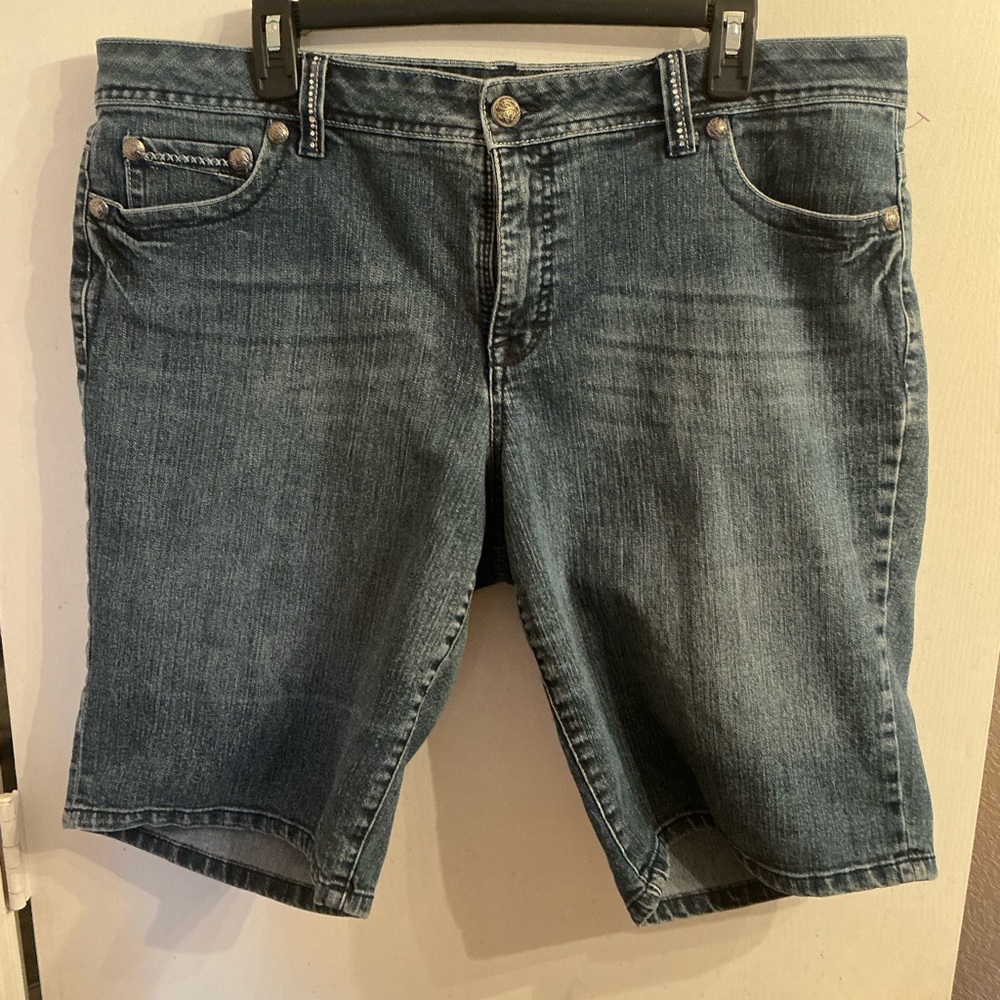 Embellished Style & Co. Bermuda shorts 18 40”x 11”